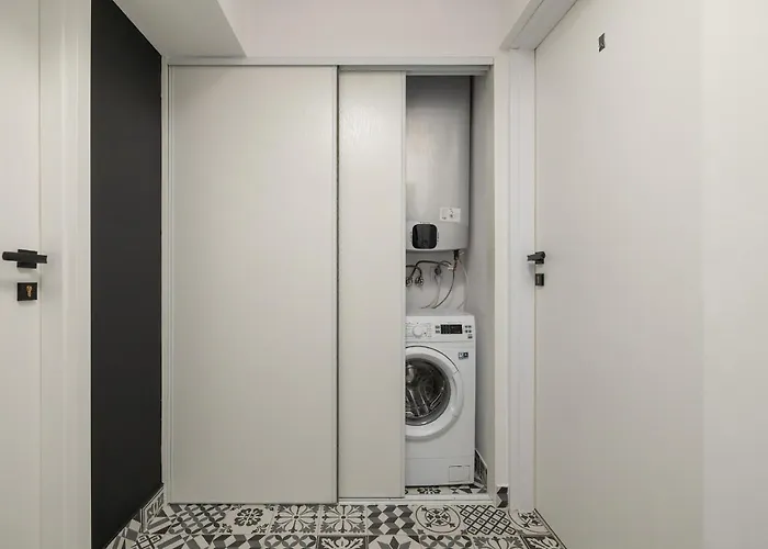 Modernly Arranged In By Renters * Katowice